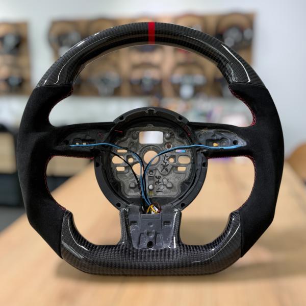 Carbon Lenkrad passend für Audi A1, A3 8V, A4 B8, A5, A6 4G mit LED, neu bezogen mit Carbon oben und unten, Design A709